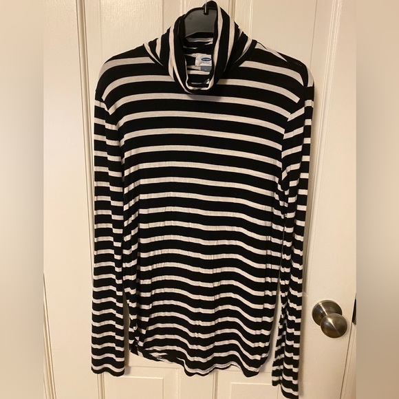 Old Navy Tops - Old Navy turtleneck